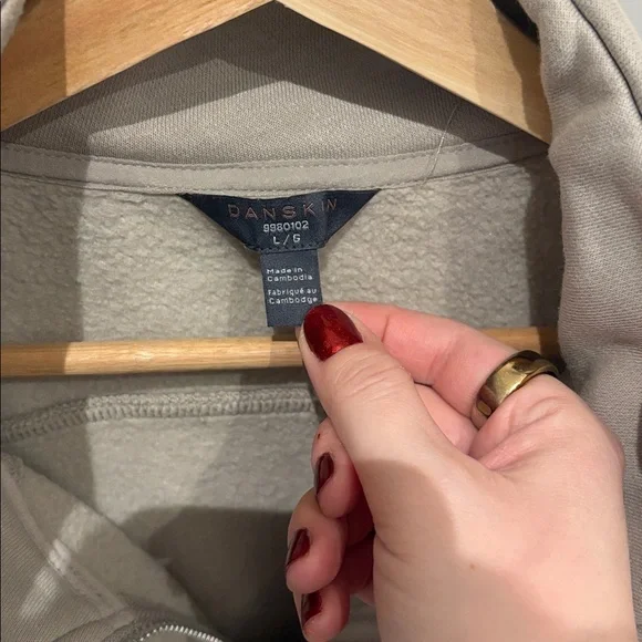 Danskin | Quarter Zip - Picture 4 of 6